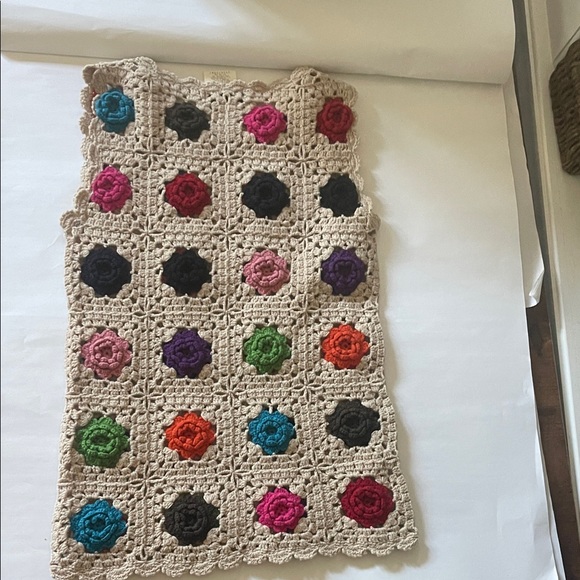 Colorful Crochet Floral Sleeveless Top - Picture 4 of 5